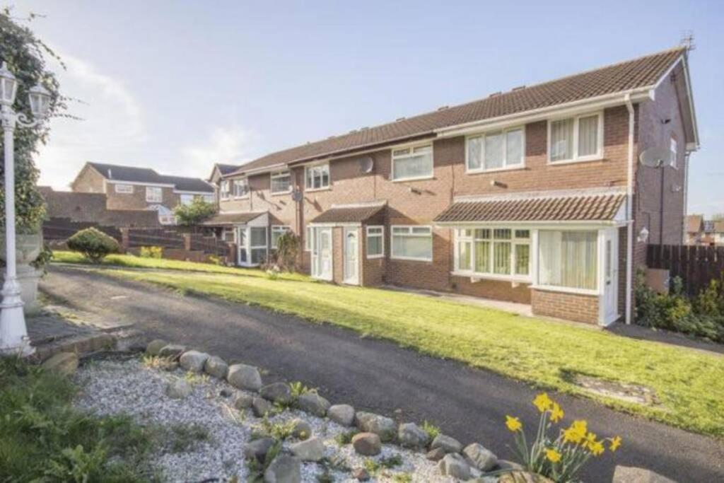 Hillview Home From Home Lackenby 外观 照片